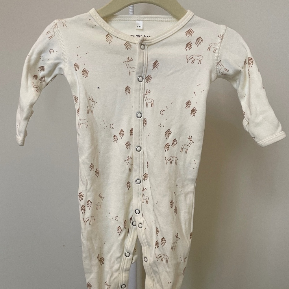 Quincy Mae Organic Cotton Footed Sleeper | 0–3M | Deer Print